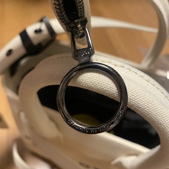 ☀️SOLD☀️ NEW OFF-WHITE Bag 2 interchangeable Straps Extra Coin Holder & Wrench - Picture 8 of 15